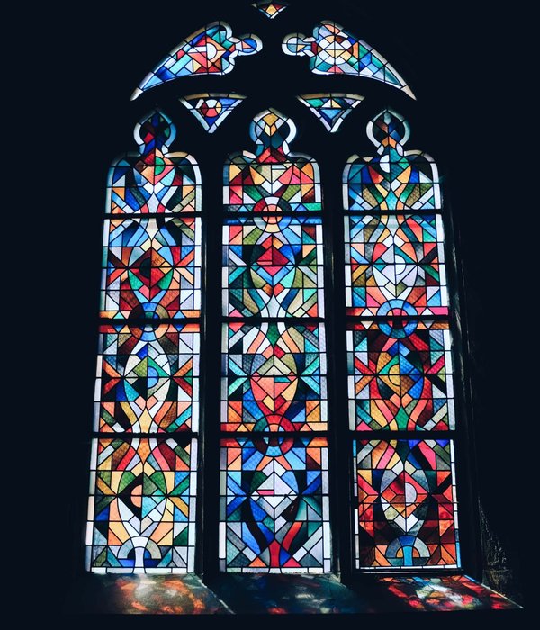 Comment débuter dans la création de vitraux artistiques ?