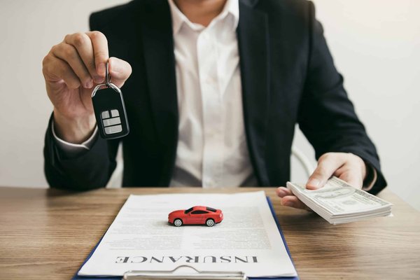 Assurance auto pas chère : comment souscrire en ligne ?